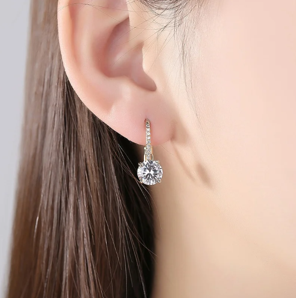 Brinco Ponto Cravejado Moissanite Banhado a Ouro 18k