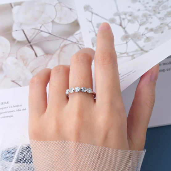 Anel 5 Pedras Moissanite Banhado a Ouro 18k