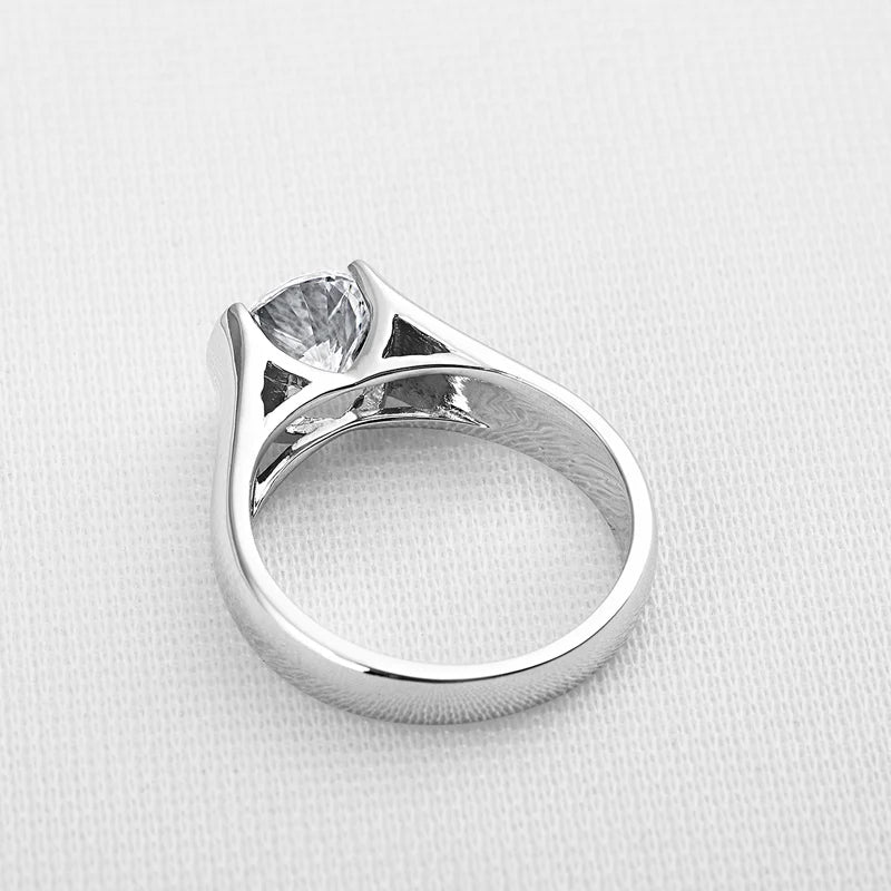 Anel Luar Solitário Moissanite