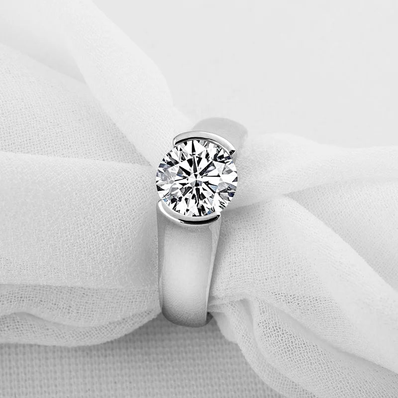 Anel Luar Solitário Moissanite