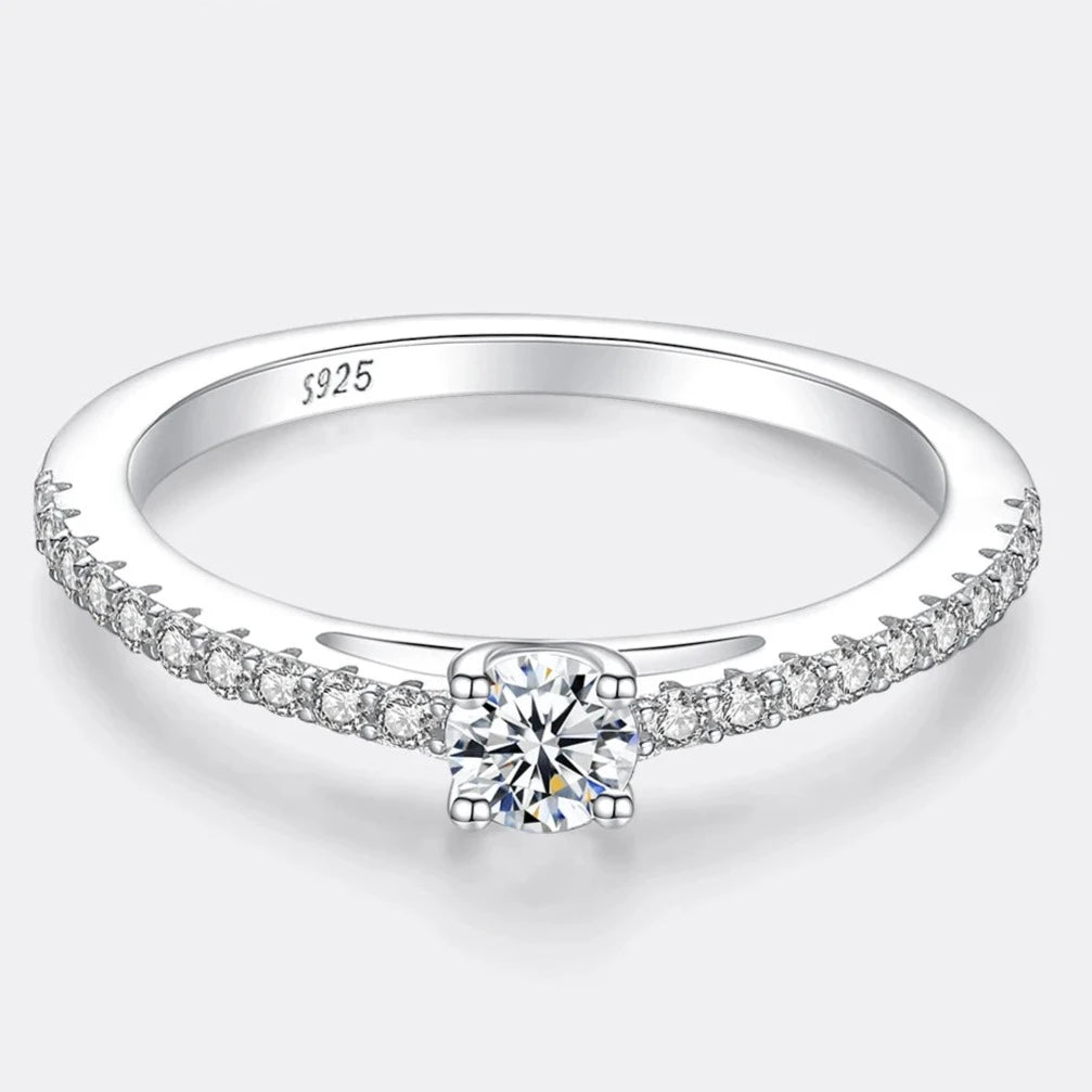 Anel Moissanite Brilhante Cravejado