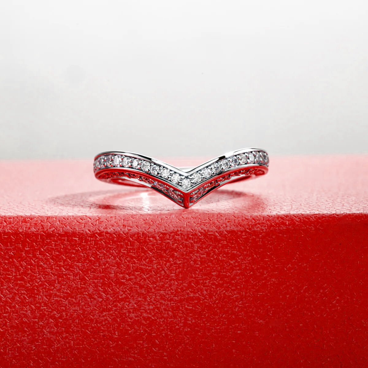 Meia Aliança Vênus Moissanite em Prata Banhada a Ouro