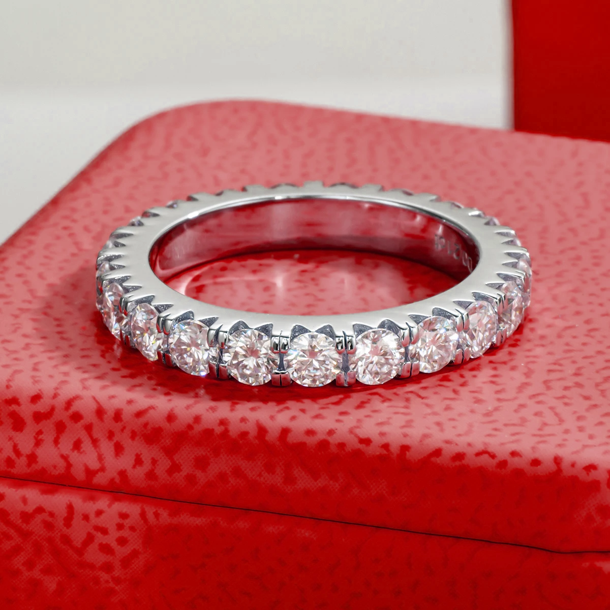 Aliança 200 Pontos Moissanite Prata Banhada a Ouro Branco 18k