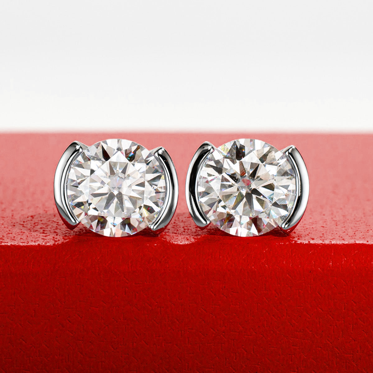 Brinco Ponto de Luz Moissanite