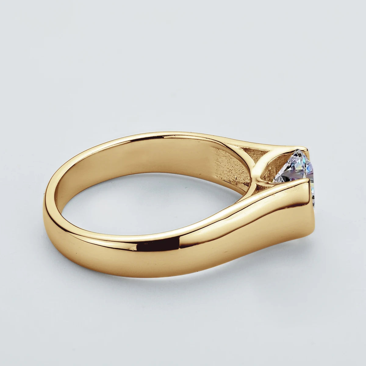 Anel Luar Solitário Moissanite