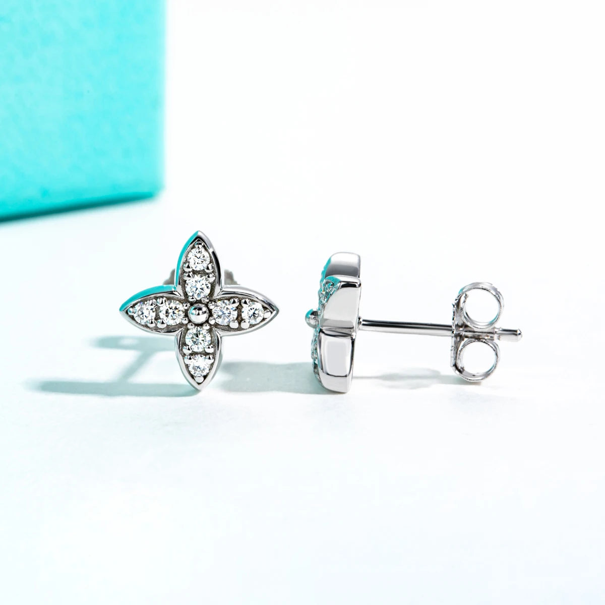 Brinco Pedras Cintilantes Moissanite Banhado a Ouro 18k