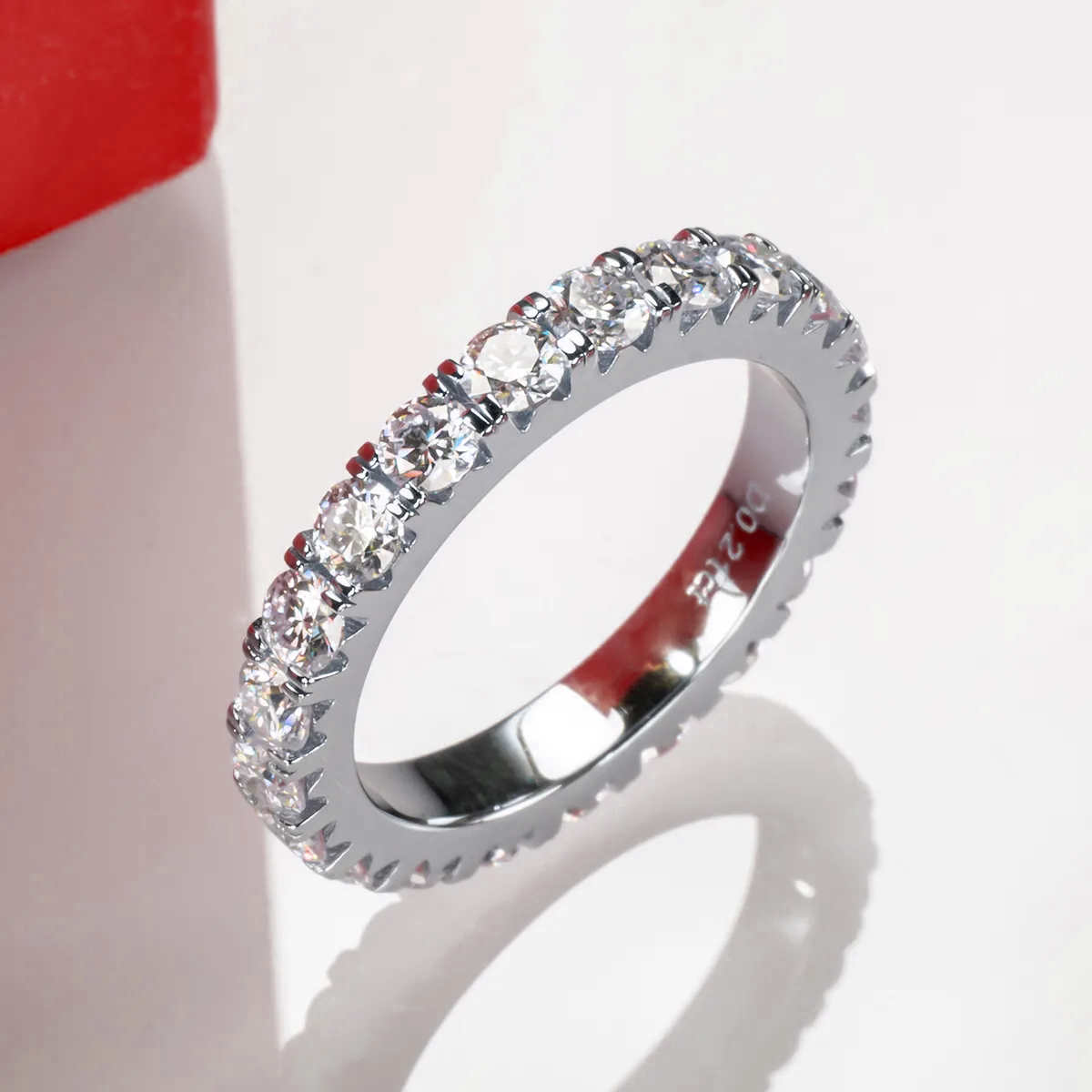 Aliança 200 Pontos Moissanite Prata Banhada a Ouro Branco 18k