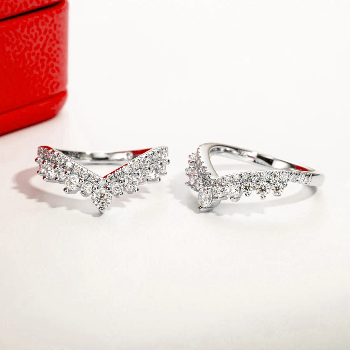 Meia Aliança Coroa Celestial Moissanite