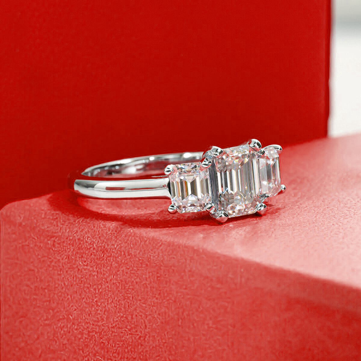 Anel Trigêmeo Esmeralda Moissanite