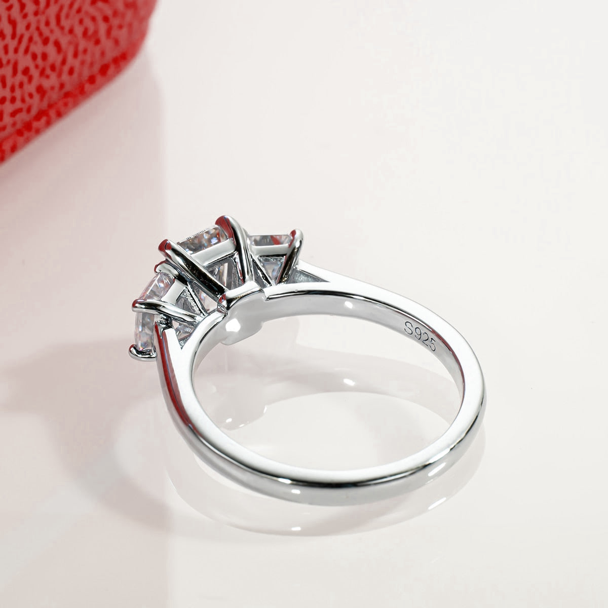 Anel Trigêmeo Esmeralda Moissanite