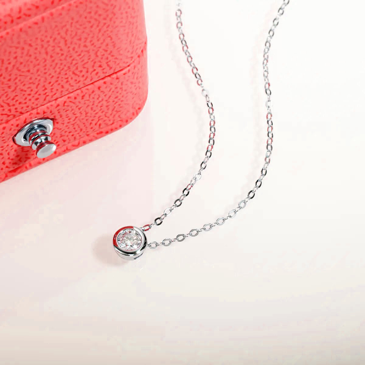 Colar Moissanite Brilhante em Prata Banhado a Ouro Branco