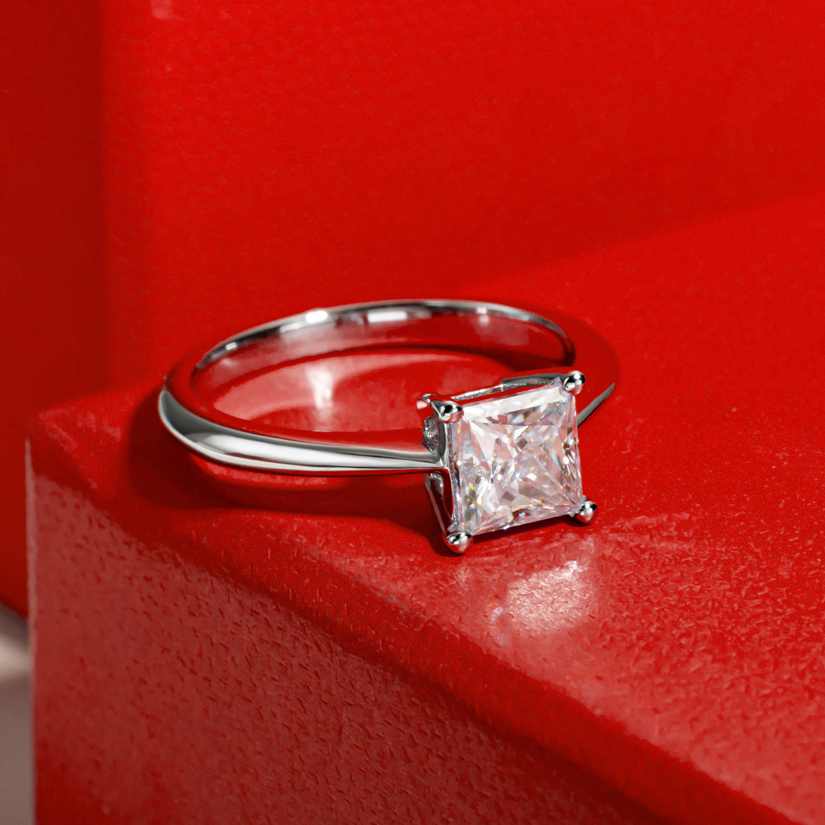 Anel Solitário Princess Moissanite