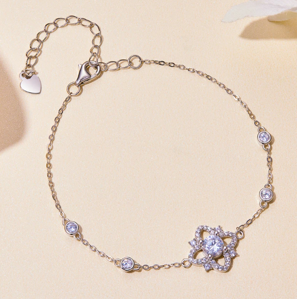 Pulseira Flor do Jardim Moissanites em Prata