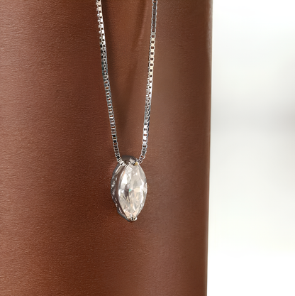 Colar Bella Marquise Moissanite em Prata