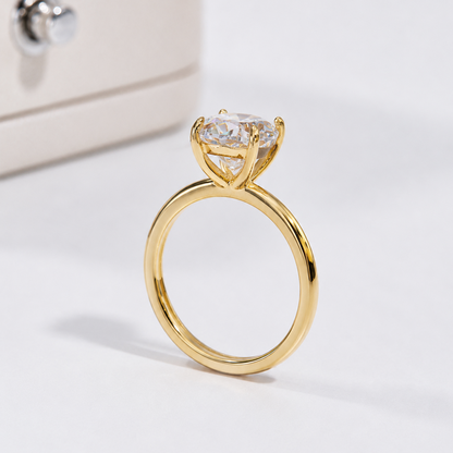 Anel Solitário Lyra Oval Moissanite em Ouro 18k