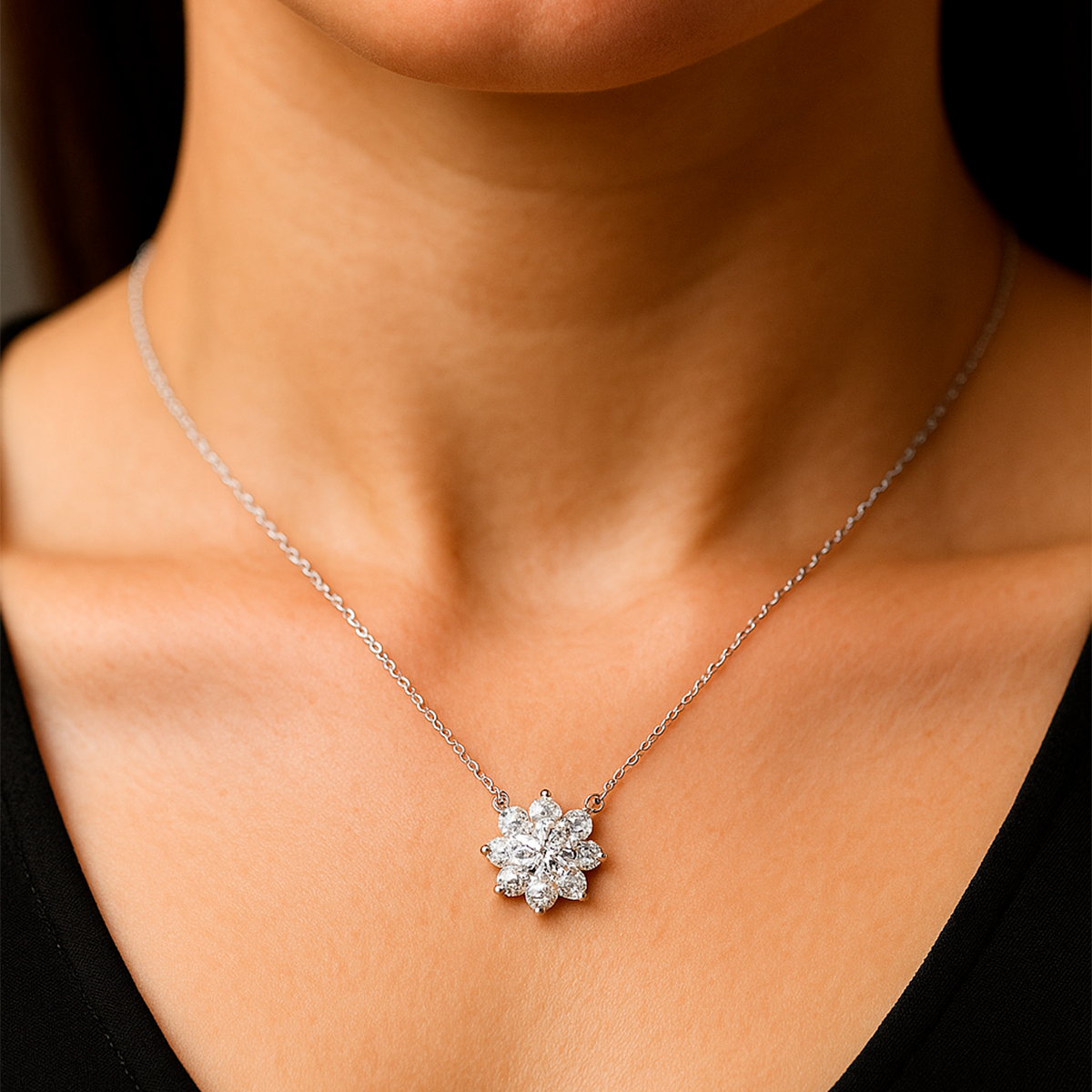 Colar Flor de Jasmin Moissanite em Prata