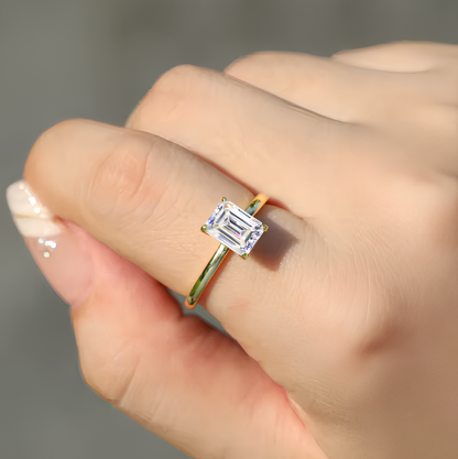 Anel Moissanite Esmeralda Slim Banhado a Ouro 18k