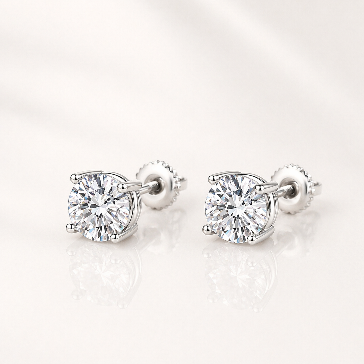 Brinco Solitário 4 Garras Moissanite Banhado a Ouro 18k
