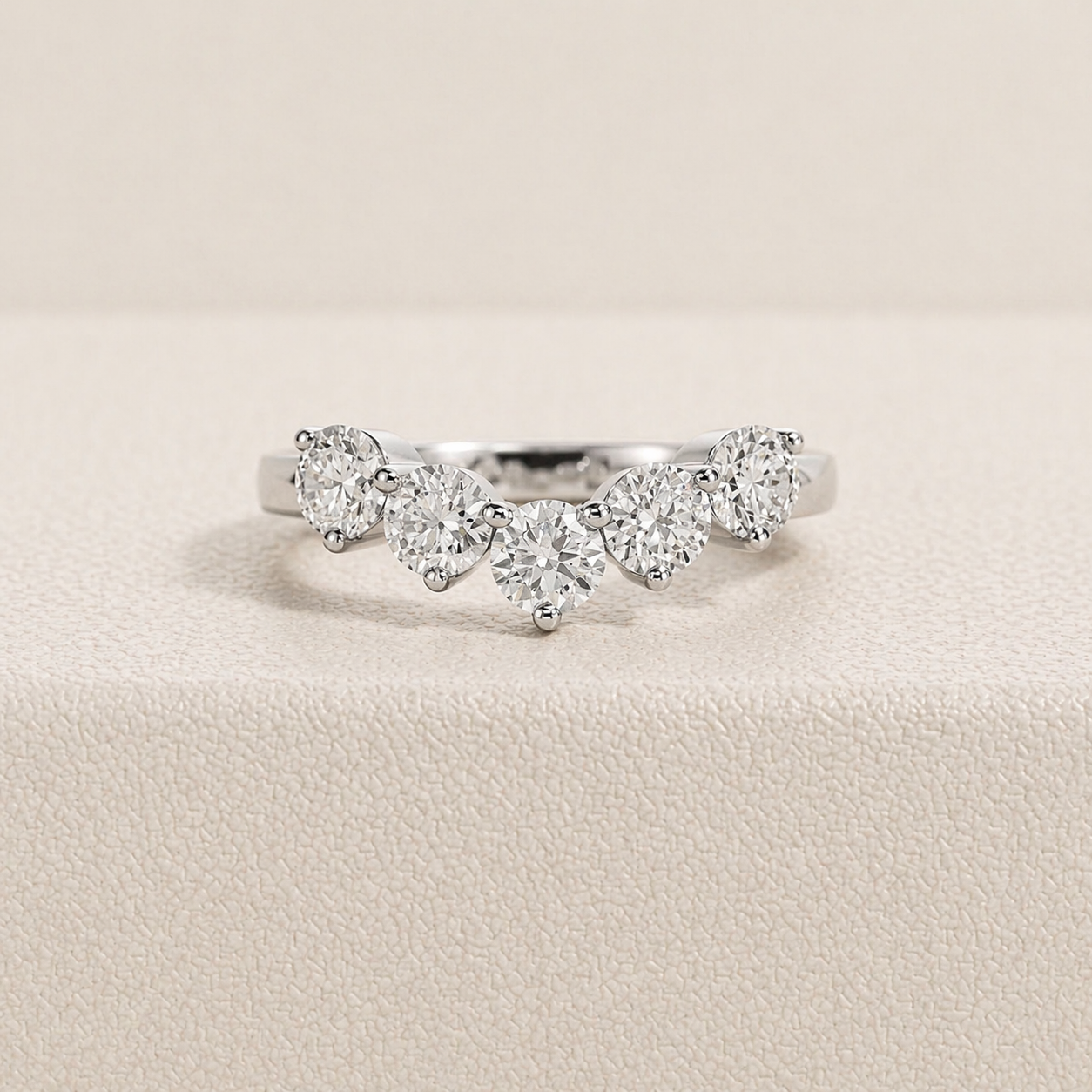 Meia Aliança Faixa Estelar Moissanite Banhada a Ouro 18k