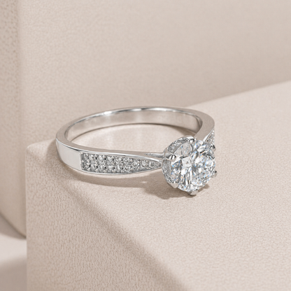 Anel Borealis Moissanite Cravejado Banhado a Ouro 18k