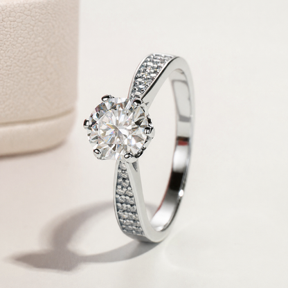 Anel Borealis Moissanite Cravejado Banhado a Ouro 18k