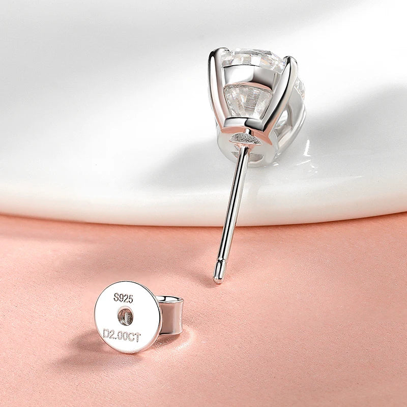 Brinco Solitário Oval Moissanite