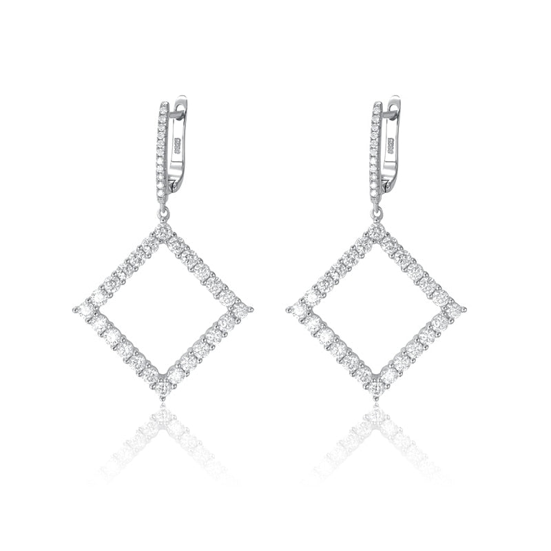 Brinco Losango Cravejado Moissanite Folheado à Ouro Branco 18k - Loratta 