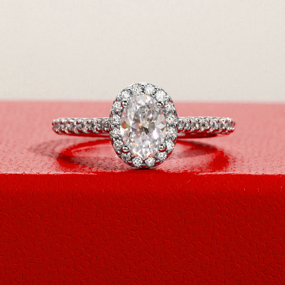 Anel Oval Slim Moissanite Cravejado