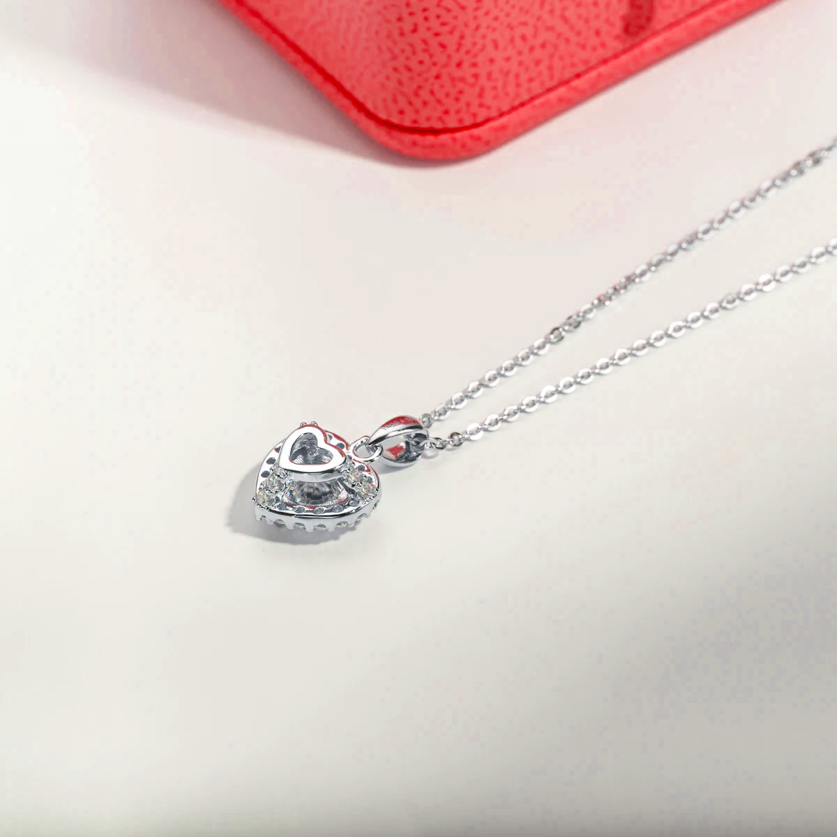 Colar Ponto de Amor Moissanite Banhado a Ouro