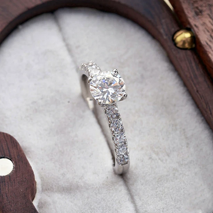 Anel Solitário Vértice Moissanite Banhado a Ouro 18k