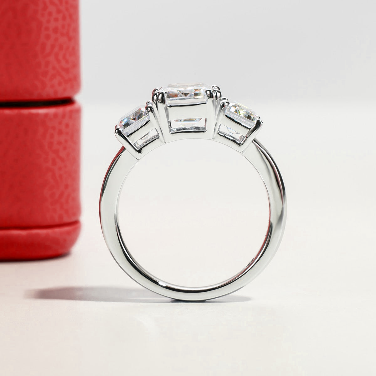 Anel Trinity Esmeralda Moissanite