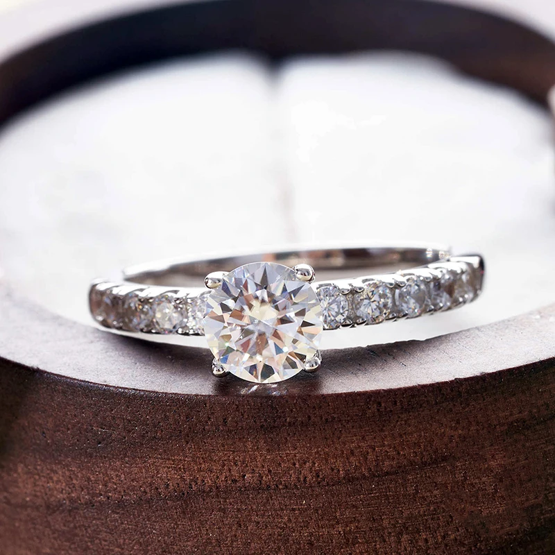 Anel Solitário Vértice Moissanite Banhado a Ouro 18k