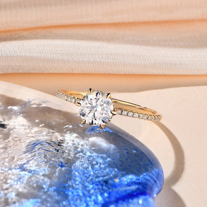 Anel Moissanite Brilhante Cravejado Prata Banho de Ouro