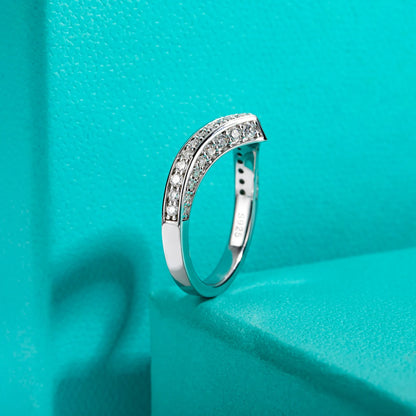 Meia Aliança Vênus Moissanite em Prata Banhada a Ouro