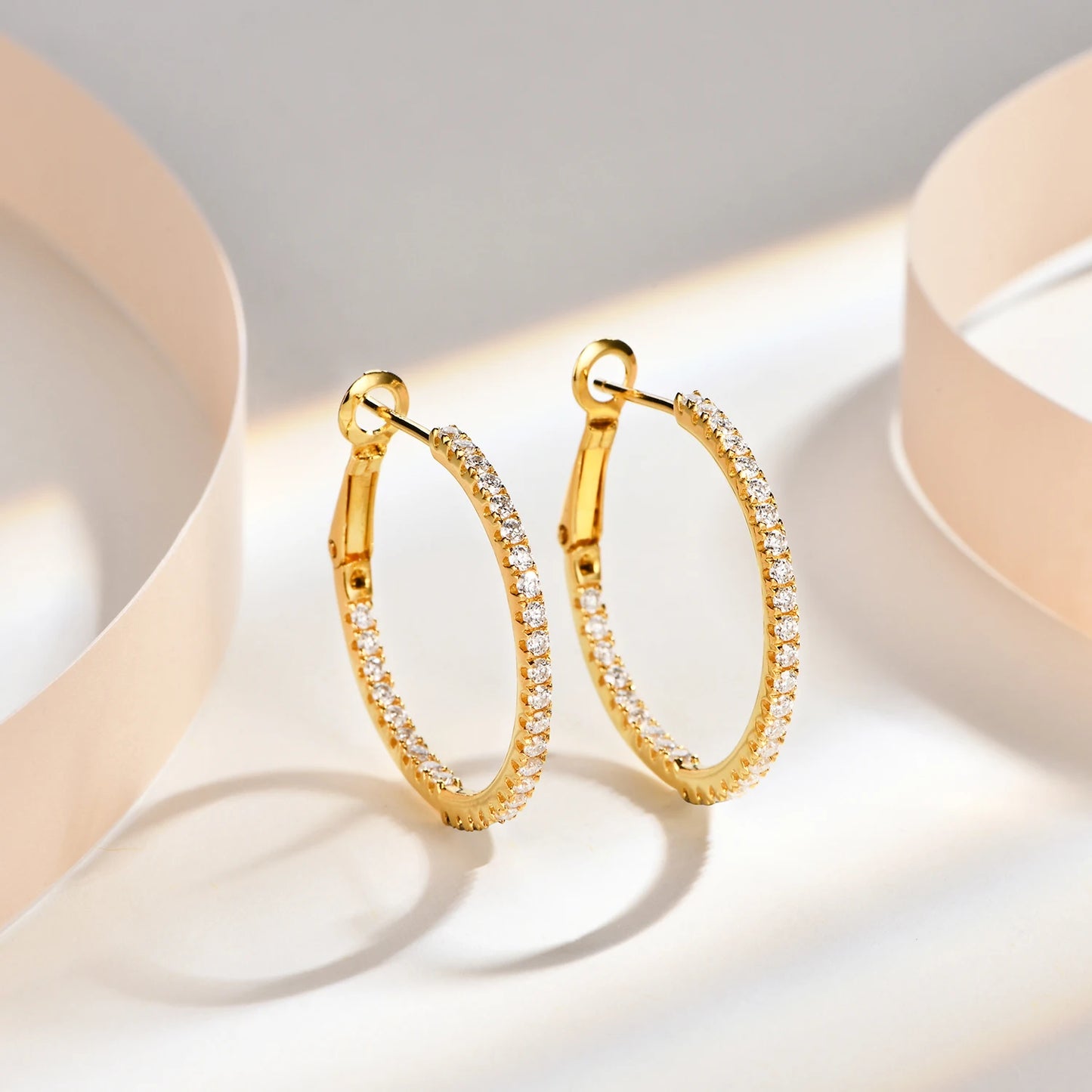 Brinco Argola Cravejado em Moissanite Folheado à Ouro 18k - Loratta 