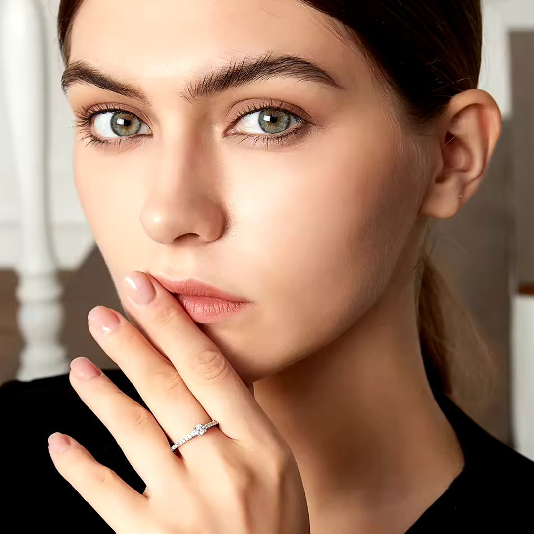 Anel Moissanite Brilhante Cravejado