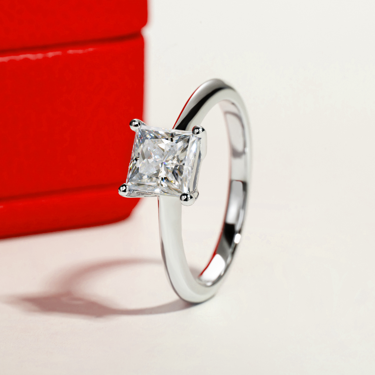 Anel Solitário Princess Moissanite