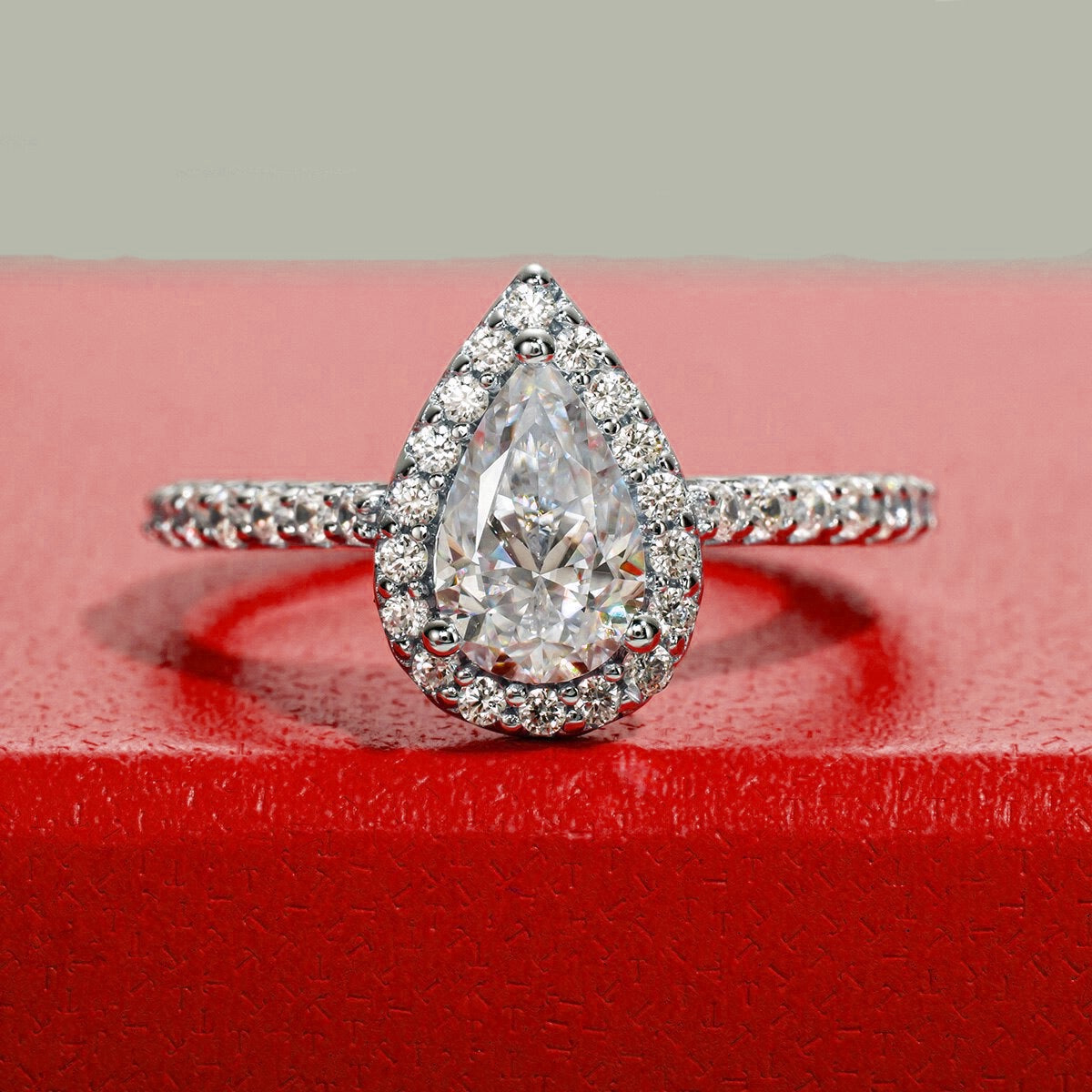 Anel Gota Moissanite Cravejado