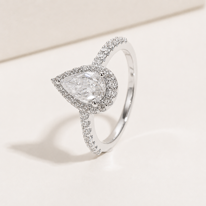 Anel Gota Moissanite Cravejado Banhado a Ouro 18k
