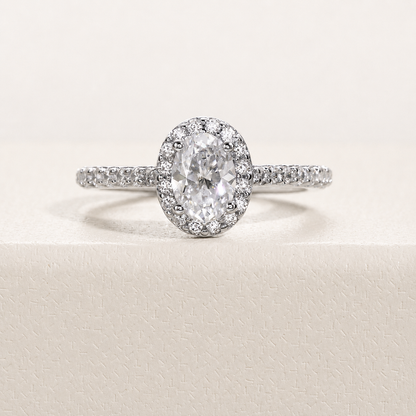 Anel Oval Moissanite Cravejado Banhado a Ouro 18k