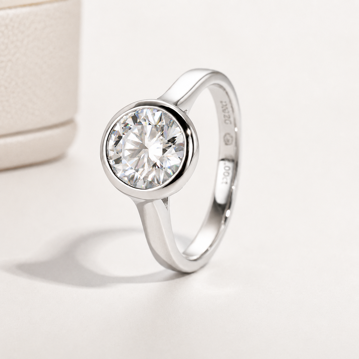 Anel Ponto de Luz Moissanite Banhado a Ouro 18k