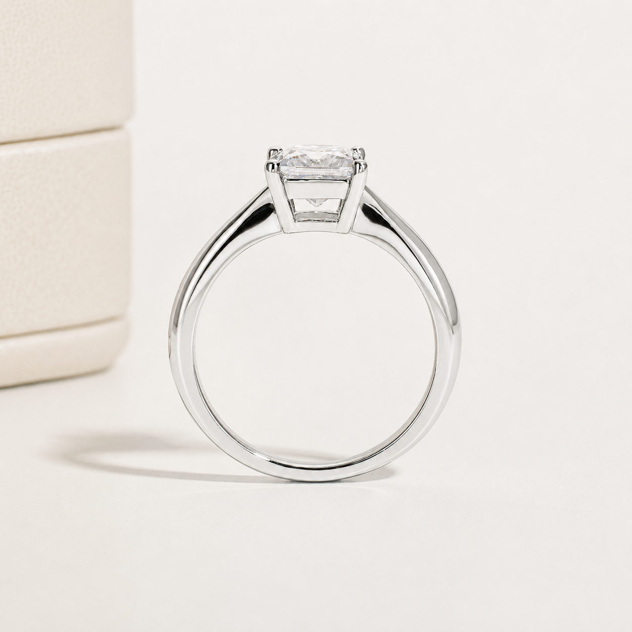Anel Solitário Princess Moissanite Banhado a Ouro 18k