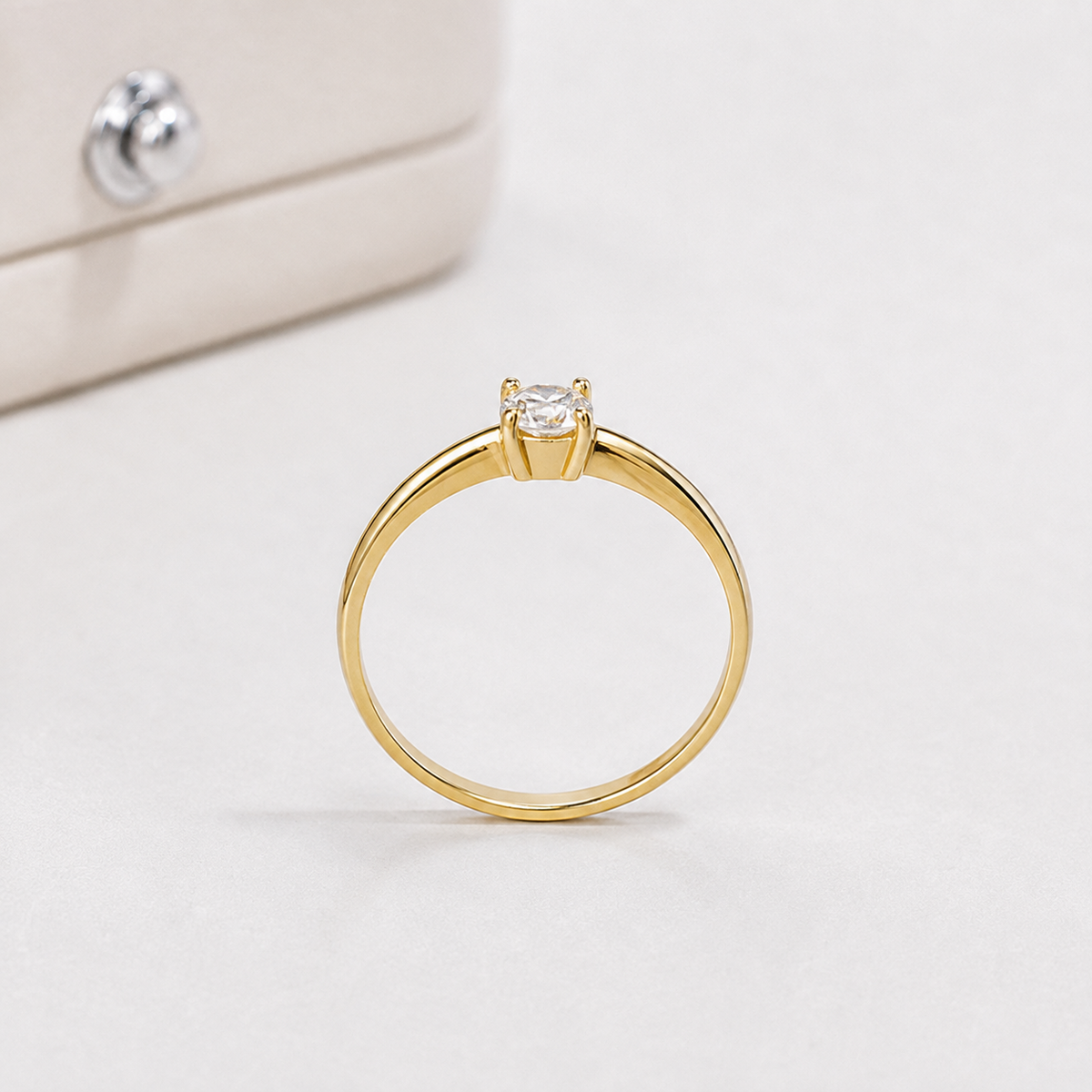 Anel Solitário Sirius Moissanite 4mm em Ouro 18k