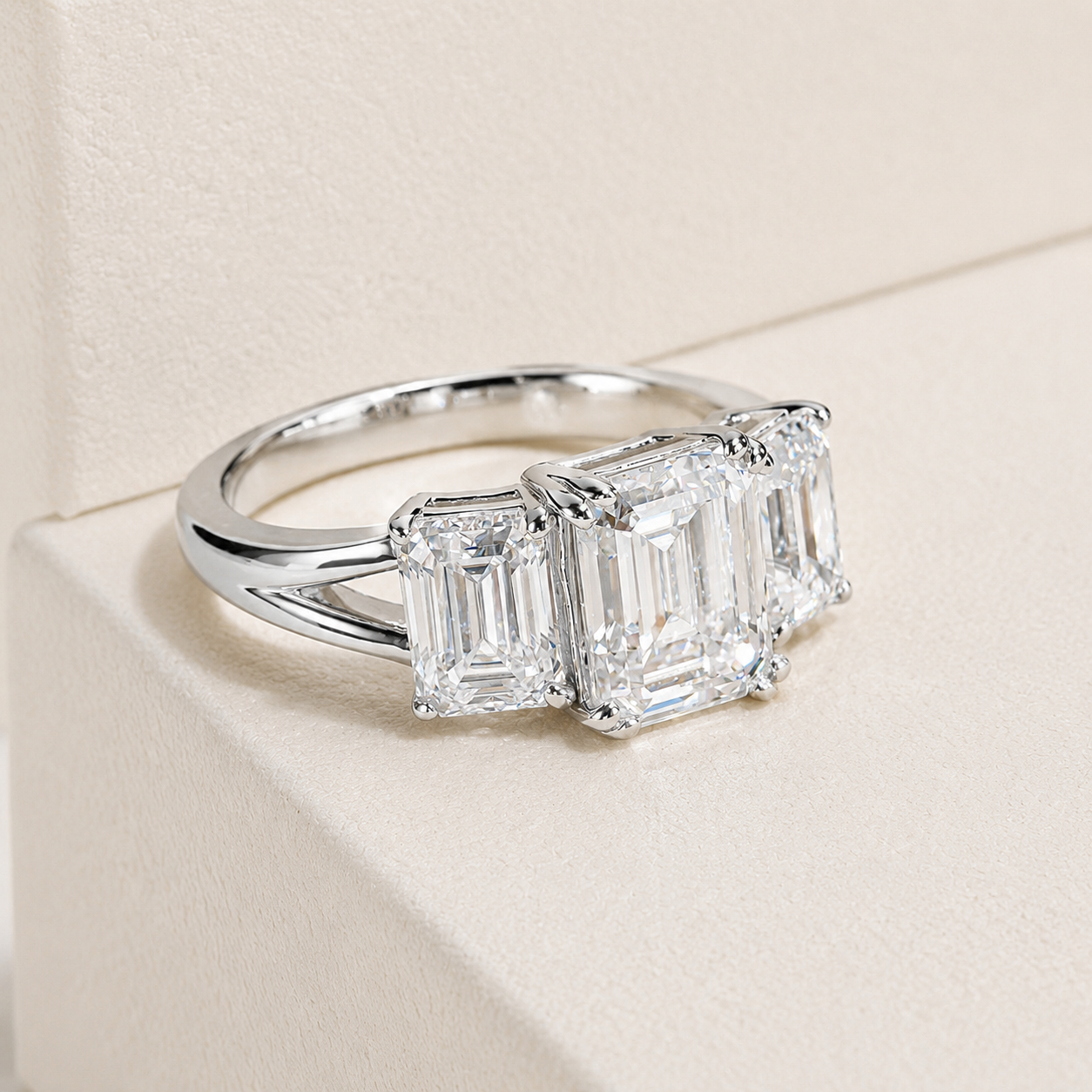 Anel Trinity Asscher Moissanite Banhado a Ouro 18k