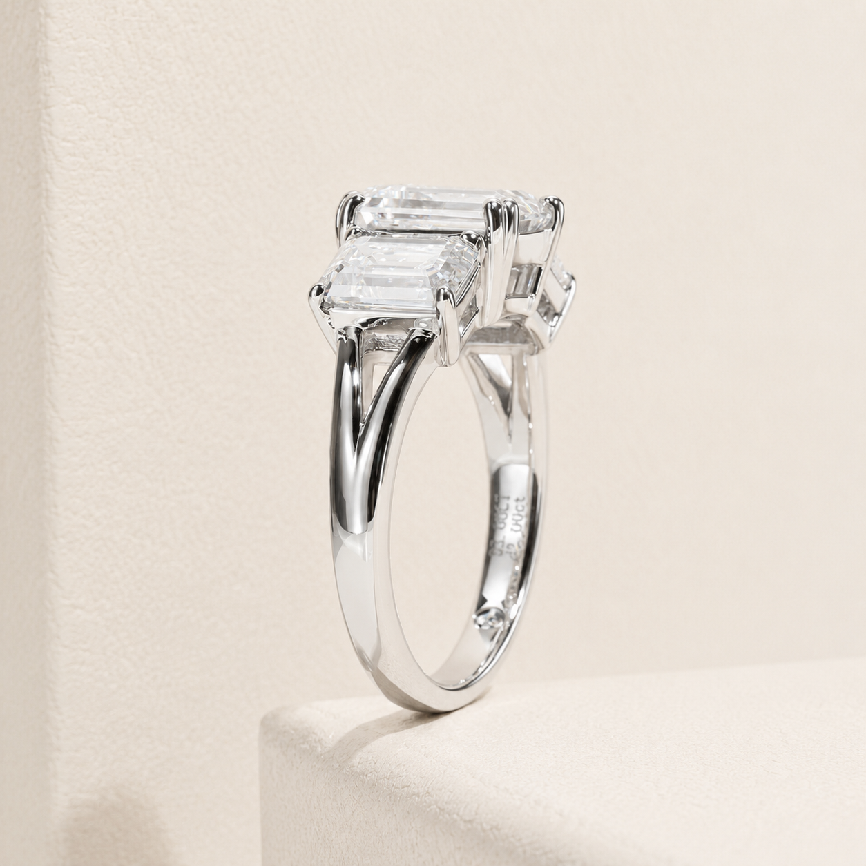 Anel Trinity Asscher Moissanite Banhado a Ouro 18k