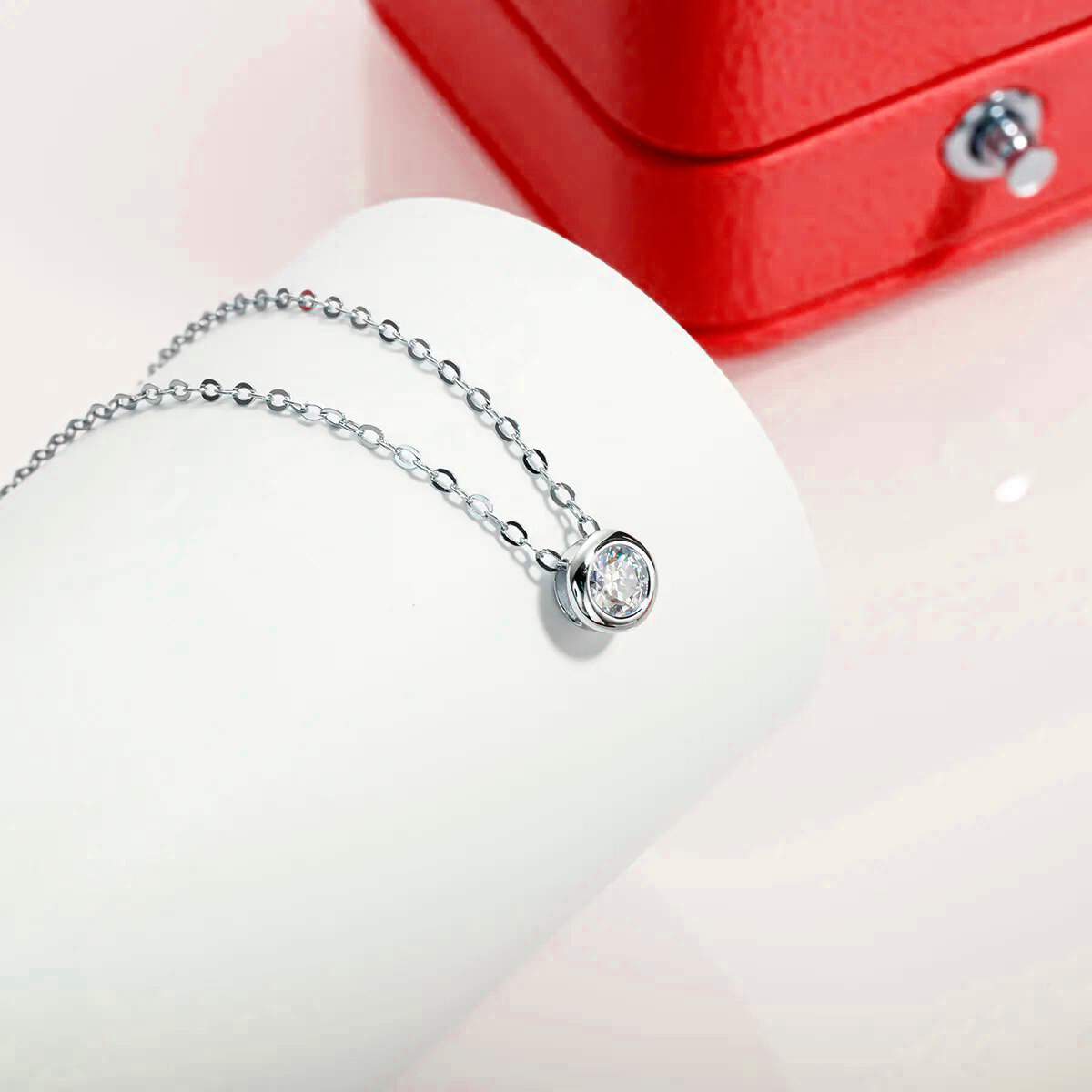 Colar Moissanite Brilhante em Prata Banhado a Ouro Branco