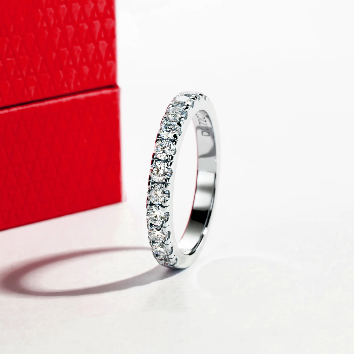 Meia Aliança Shimmer Moissanite Banhada a Ouro 18k