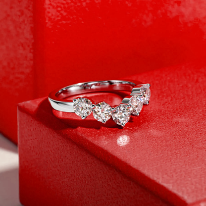 Meia Aliança Faixa Estrelar Moissanite Banhada a Ouro 18k