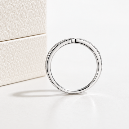 Meia Aliança Pride 50 Pontos Moissanite Banhada a Ouro 18k