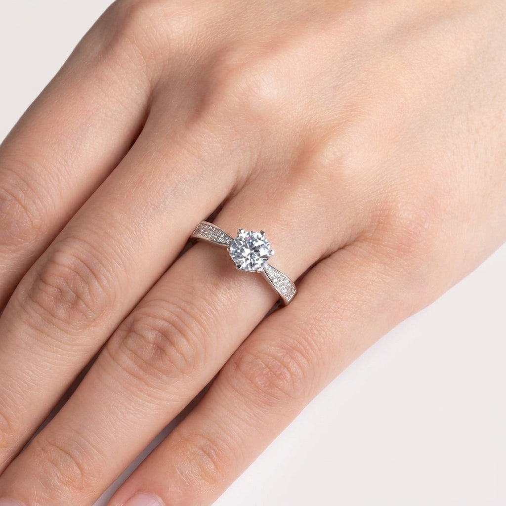Anel Borealis Moissanite Cravejado Banhado a Ouro 18k
